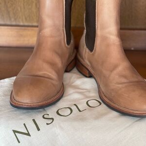 Nisolo Women’s Carmen Leather Chelsea Boots in Almond